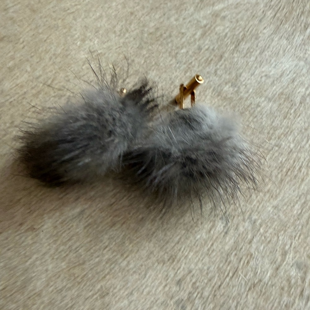 Vintage Fur keychain, cuff links, ring, earrings and pen - Picture 4 of 10